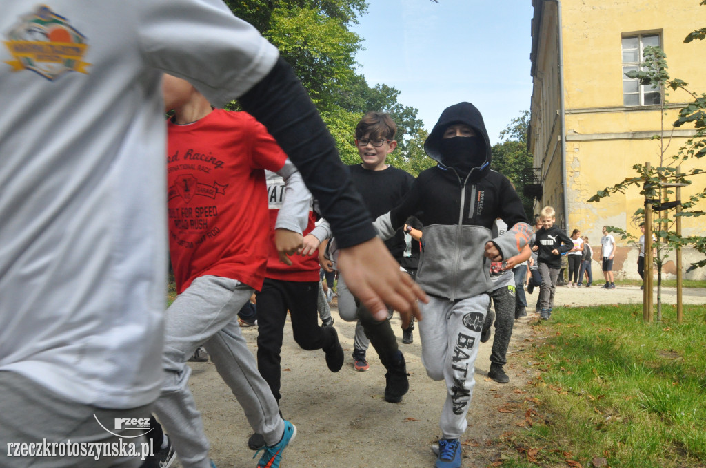 Bieg krasnala i bieg ku słońcu