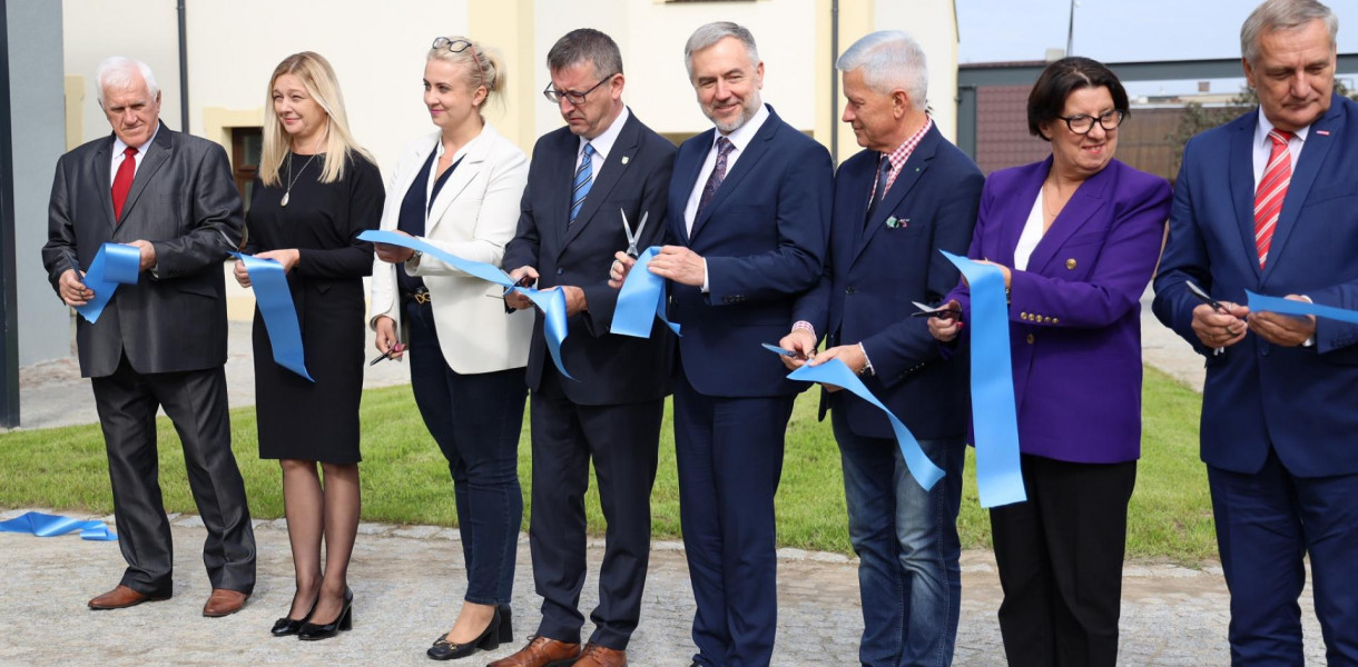 Przecięcie wstęgi - fot. UMWW