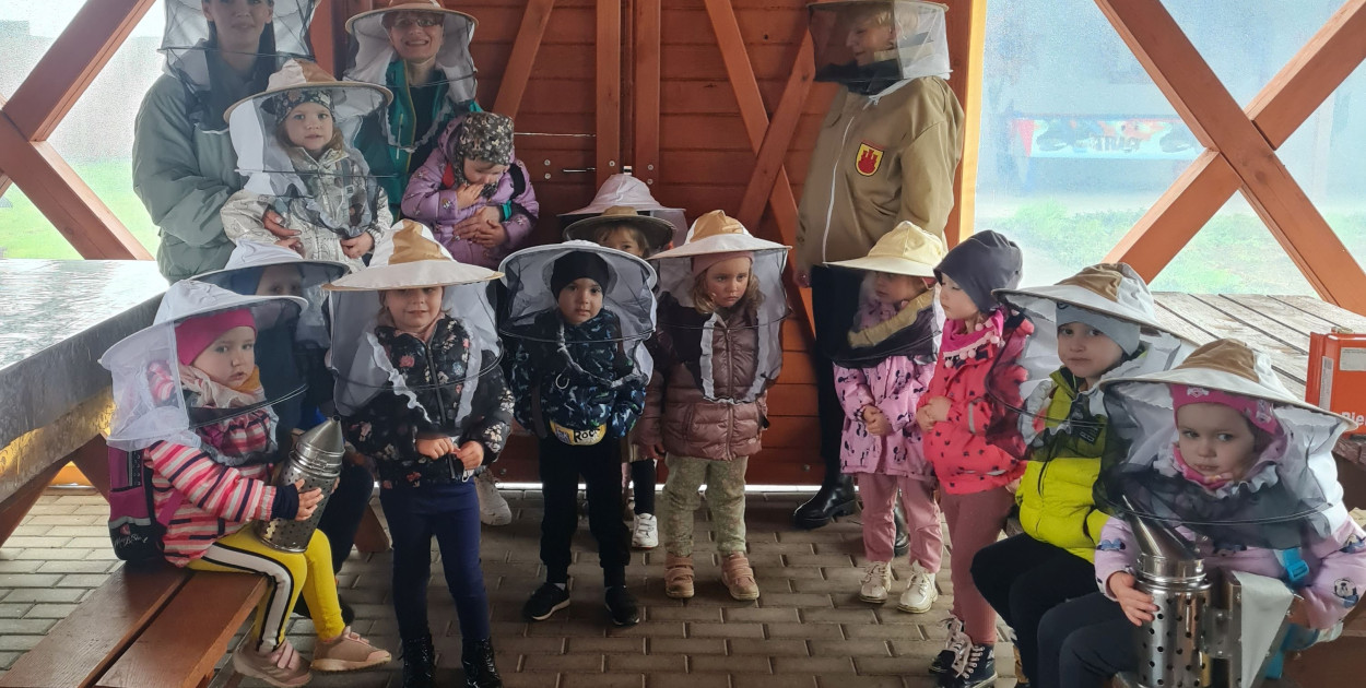 ZDUNY. Z pszczołami za pan brat