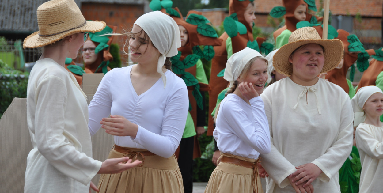 Szkole Podstawowej w Roszkach nadano imię Leśników Polskich