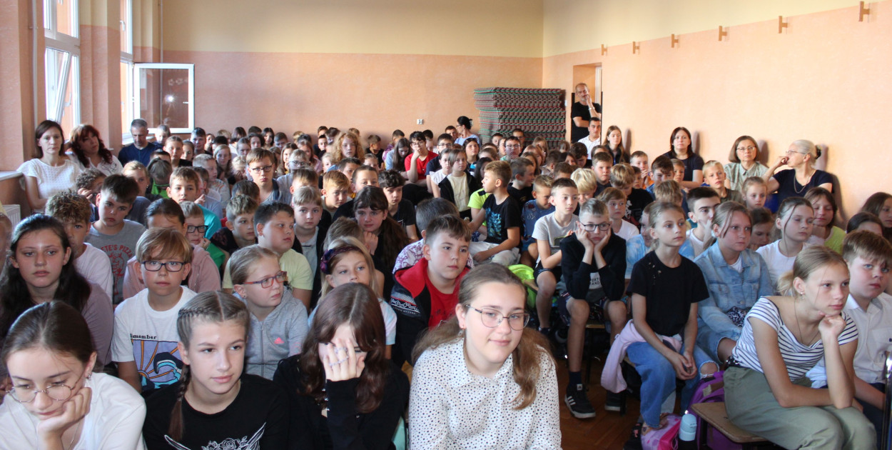 Zdunowska młodzież w hołdzie bohaterom (ZDJĘCIA)