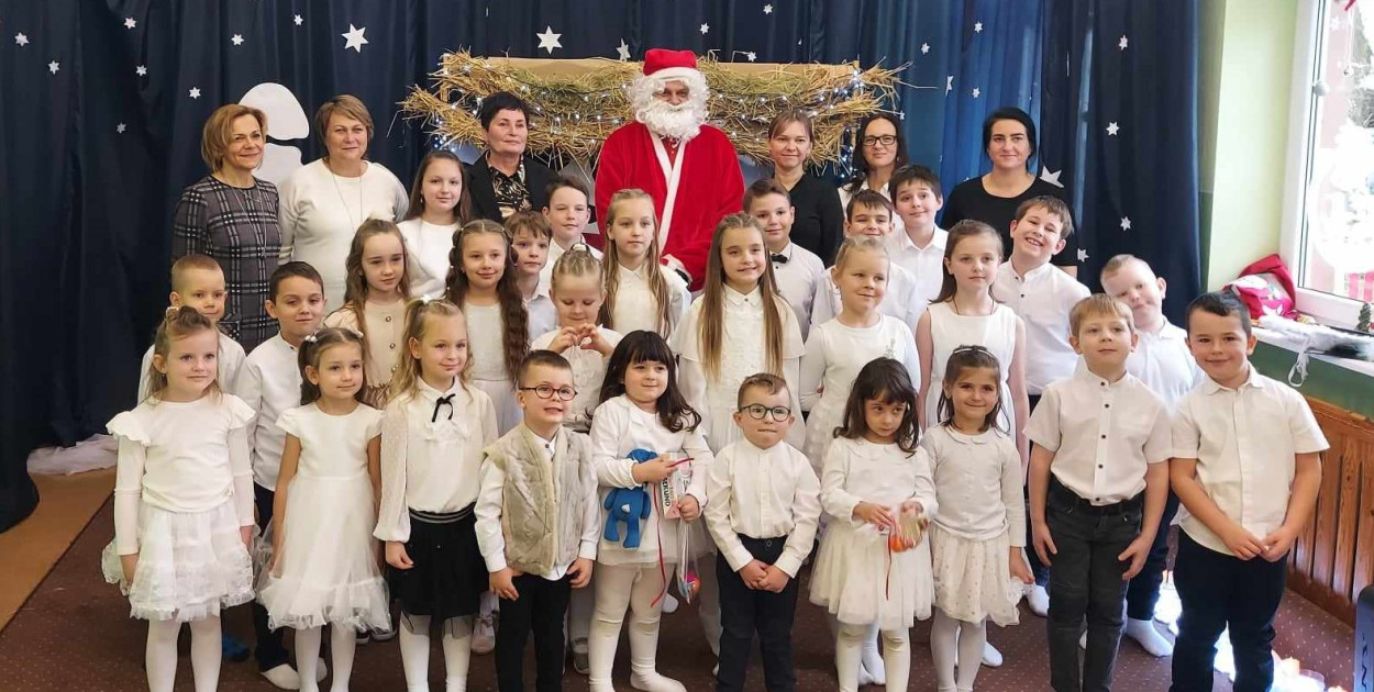 Piękne Jasełka w Szkole Filialnej w Brzozie (ZDJĘCIA)