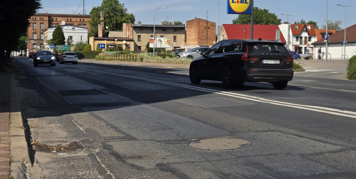 Ulicą Sienkiewicza pojedziemy tylko w jedną stronę - od Poczty do skrzyżowania z Mickiewicza