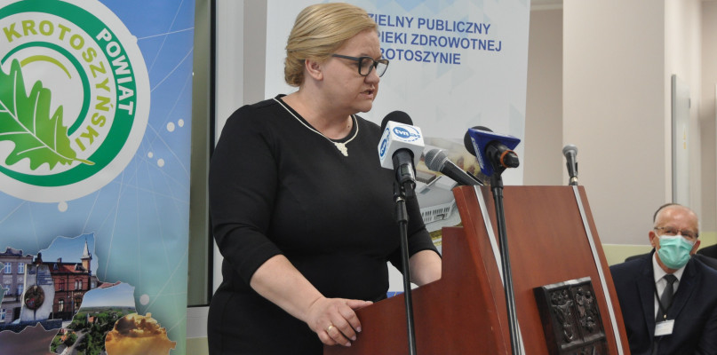 Iwona Wisniewska będzie "na papierze" dyrektorem do 31 lipca