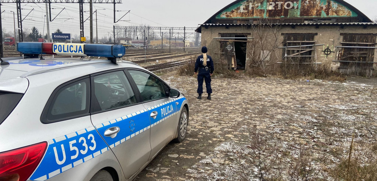 Tutaj pod wieczór w środę 14 grudnia policjanci znaleźli niezywego mężczyznę - foto KPP KROTOSZYN