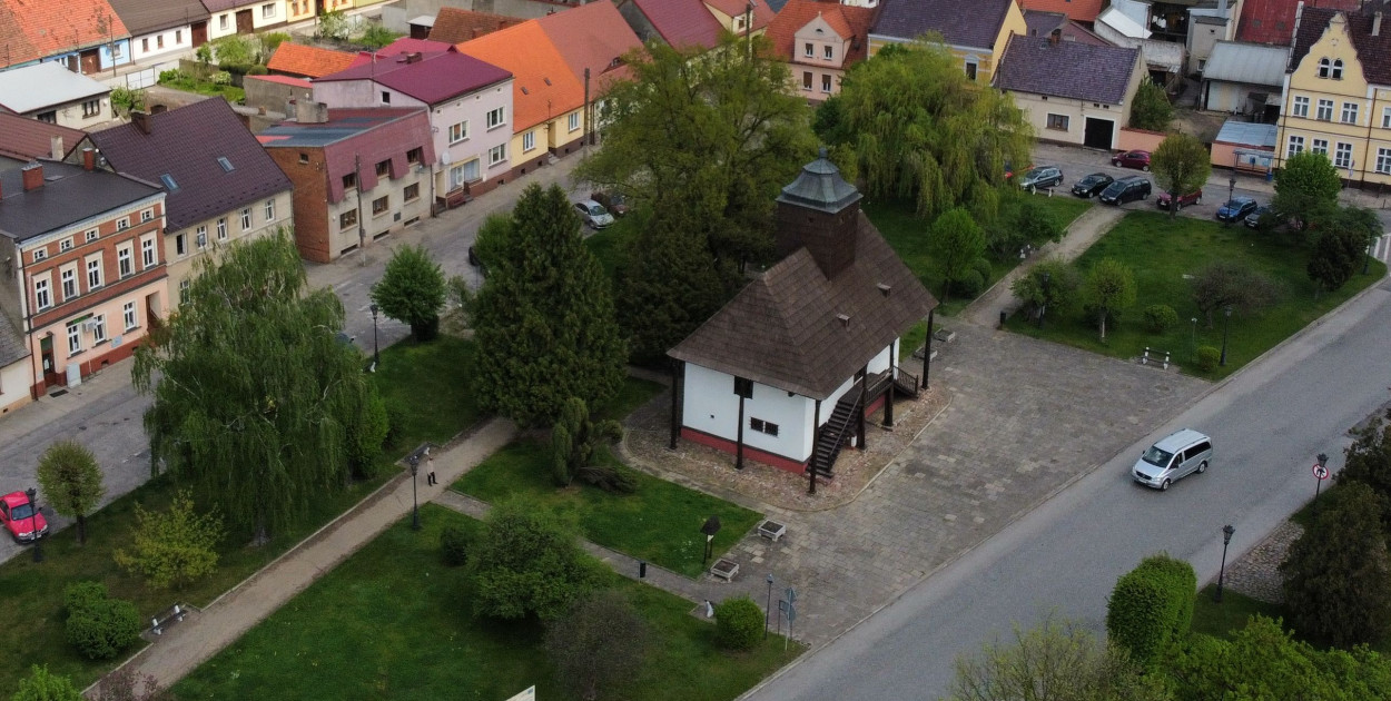 Rynek w Sulmierzycach - fot. J. GŁODAS