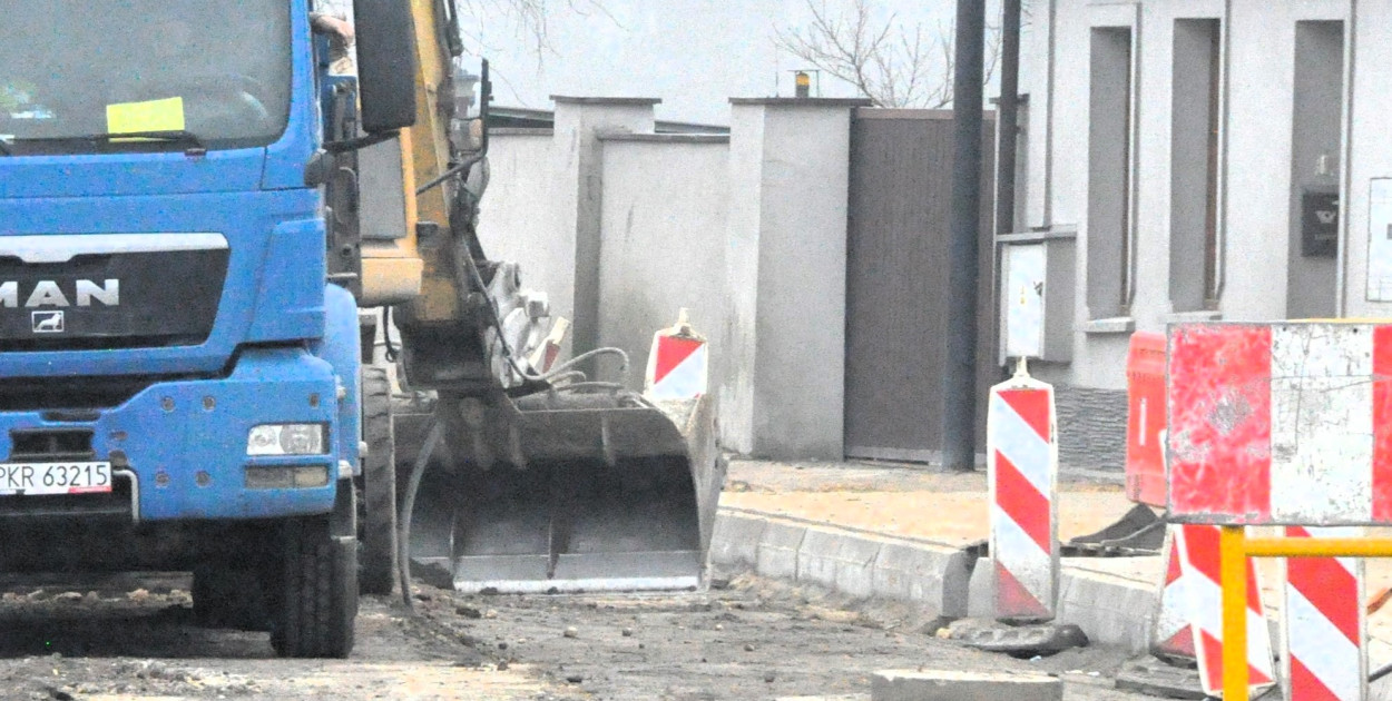 Na tym odcinku dokopano się do średniowiecznej drewnianej drogi