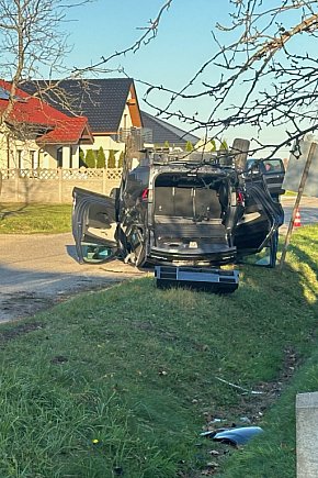 BIADKI. Wypadek na skrzyżowaniu. 3 osoby ranne-1250