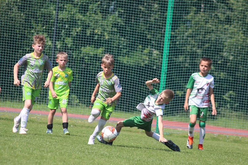 Rywalizacja młodych piłkarzy na krotoszyńskim stadionie