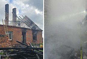 Pożar domu w Chachalni. Ogień strawił dach. Co z mieszkańcami?-16207