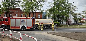 Wjechał w ciężarówkę z betonem