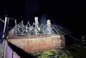 Policja zatrzymała podpalacza. 58-latek groził właścicielowi podpalonego domu-16406