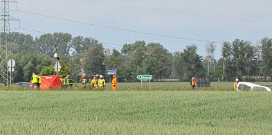 Wypadek autobusu z wycieczką szkolną. Nie żyje 82-latek z opla-16419