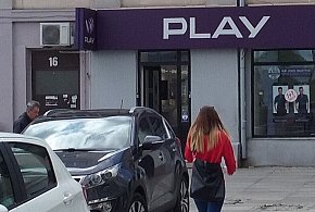 Play na celowniku UOKiK. Chodzi o pieniądze ściągane z kont klientów-16727