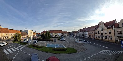 Na Rynku w Koźminie ma być tylko mały parking. Ludzie protestują-17191