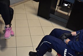 Wracał z urlopu, zobaczył wypadek i zatrzymał pijaną kobietę-18071