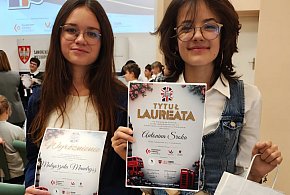 Tosia i Gosia z SP 5 z językiem angielskim za pan brat!-18167