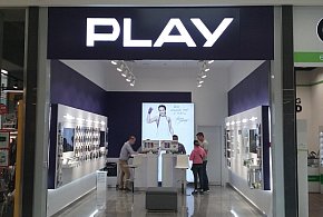 Potężna kara dla Play. Sieć ma zwrócić klientom pobrane środki-18373