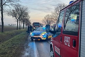 Uderzyła w auto jadące przed nią. Po chwili wjechała w nich 18-latka-18381