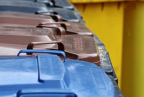 Fioletowe worki na odpady. Oto, co powinno tam trafiać-18610