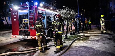 KROTOSZYN. Pożar mieszkania w bloku. Jedna osoba w szpitalu