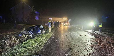 Czołowe zderzenie. Dwie osoby trafiły do szpitala-18080