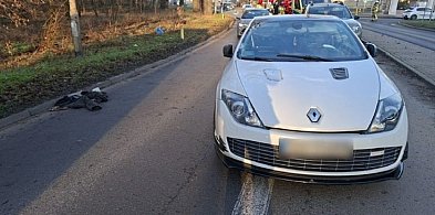 Pieszy wszedł na jezdnię. Został potrącony przez auto-18450