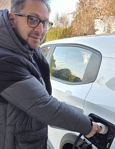 Rodzina z Krotoszyna postawiła na auta elektryczne-18390