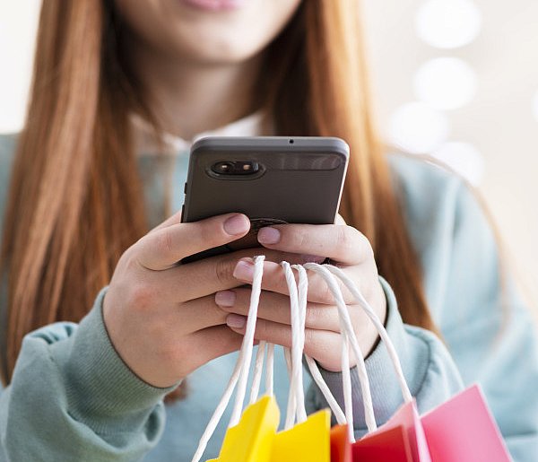 Zalando i Temu podpadły urzędowi. Klienci byli wprowadzani w błąd-18621