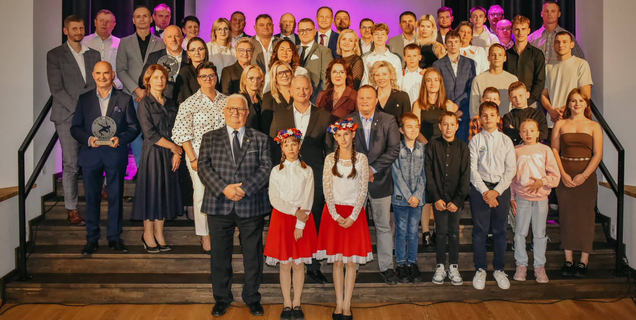 Uczestnicy gali na wspólnej fotografii