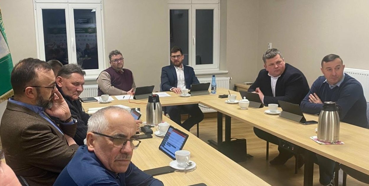 Radni dyskutowali z przedstawicielami powiatu