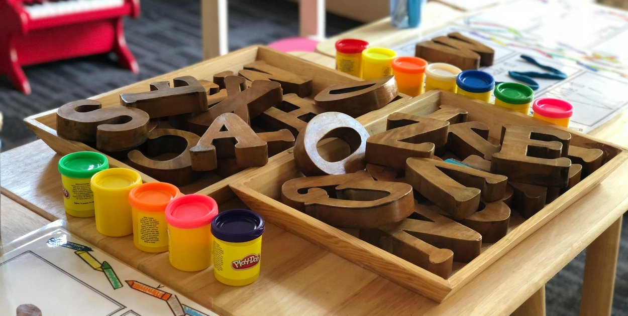 Jak wychować dziecko swobodnie mówiące po angielsku? Praktyczny przewodnik dla świ